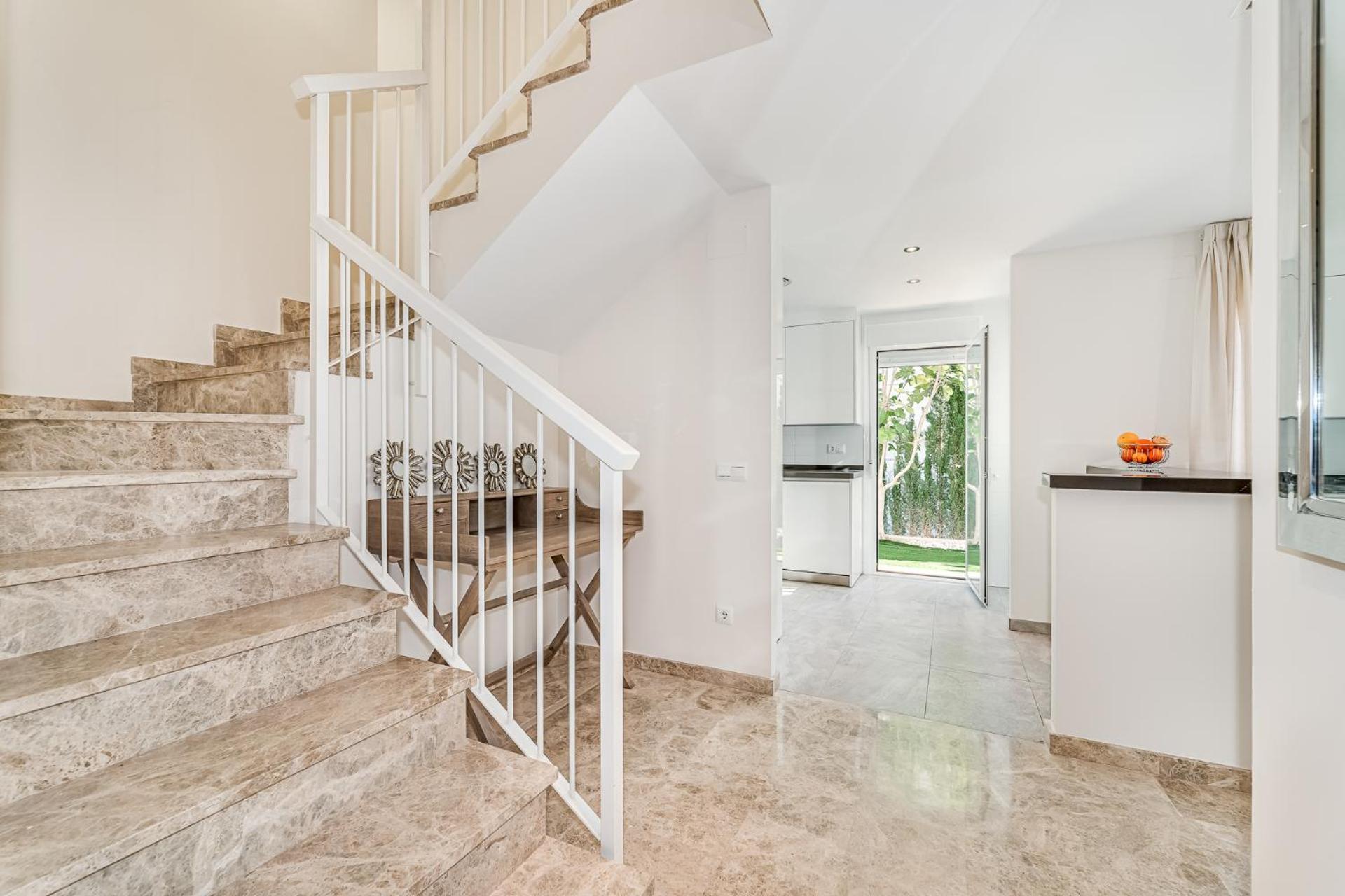 Сasa de vacaciones New Cozy Three Bedrooms Duplex In Naranjos Marbella