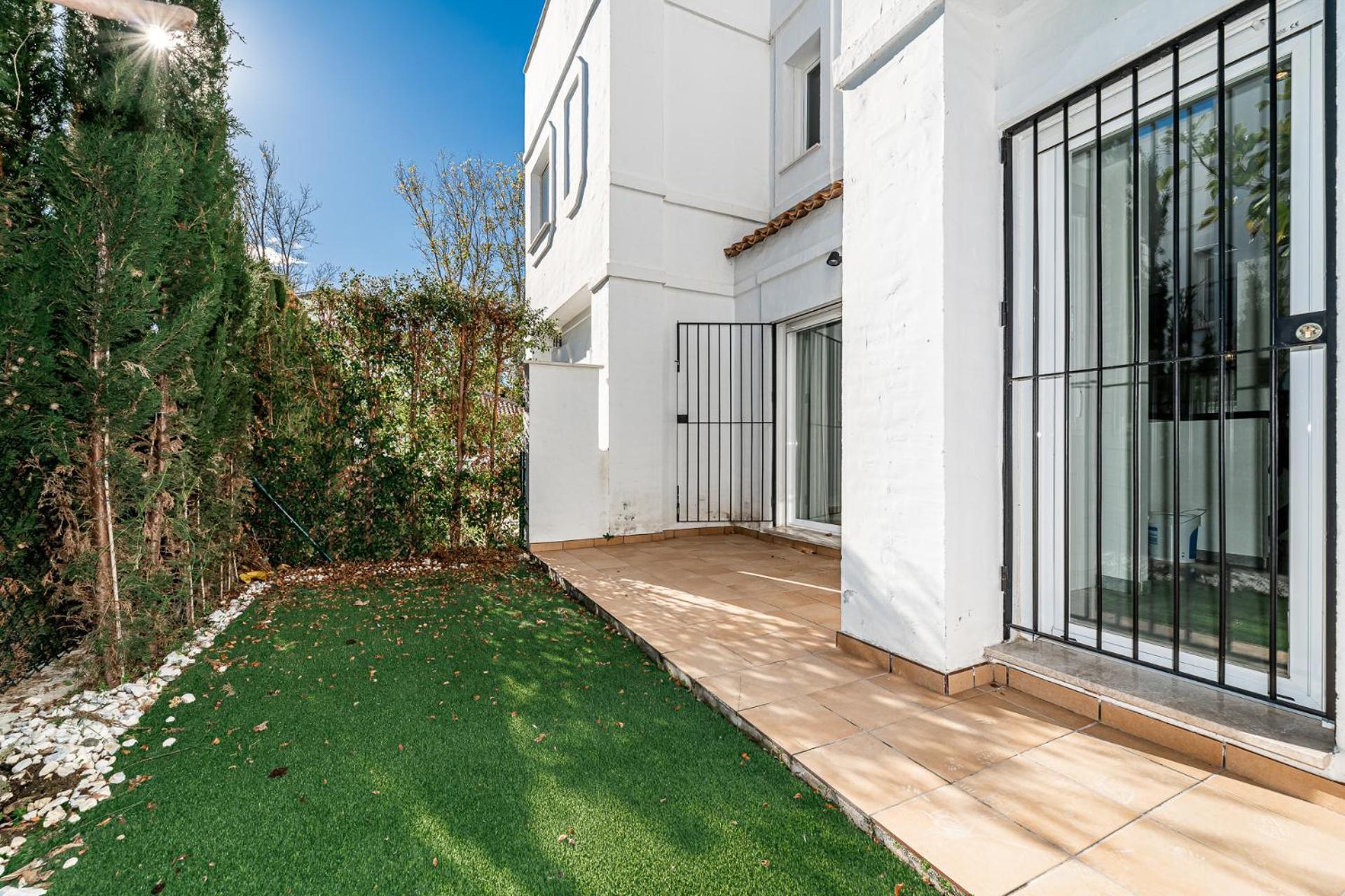 New Cozy Three Bedrooms Duplex In Naranjos Marbella