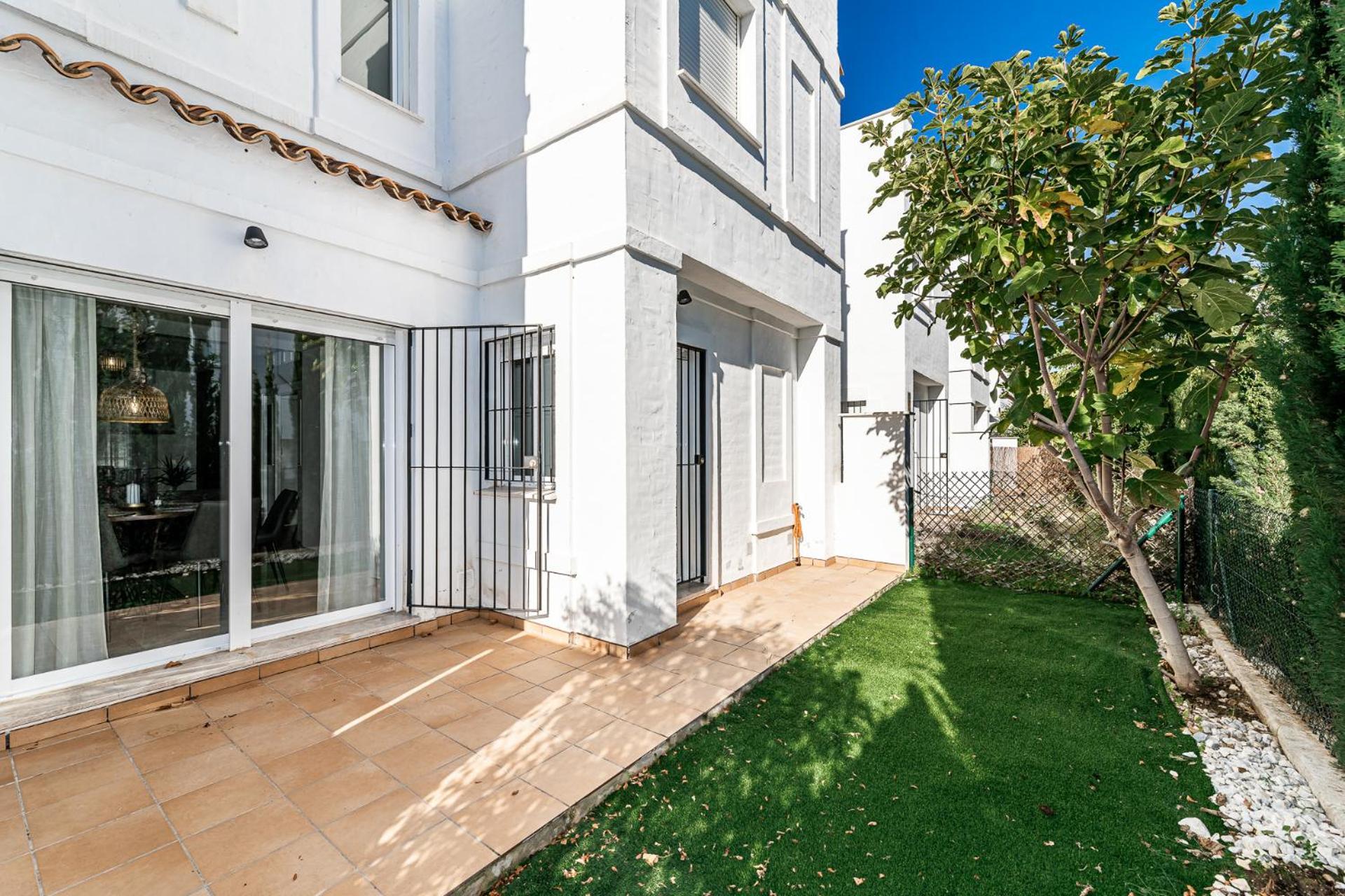 New Cozy Three Bedrooms Duplex In Naranjos Сasa de vacaciones Marbella
