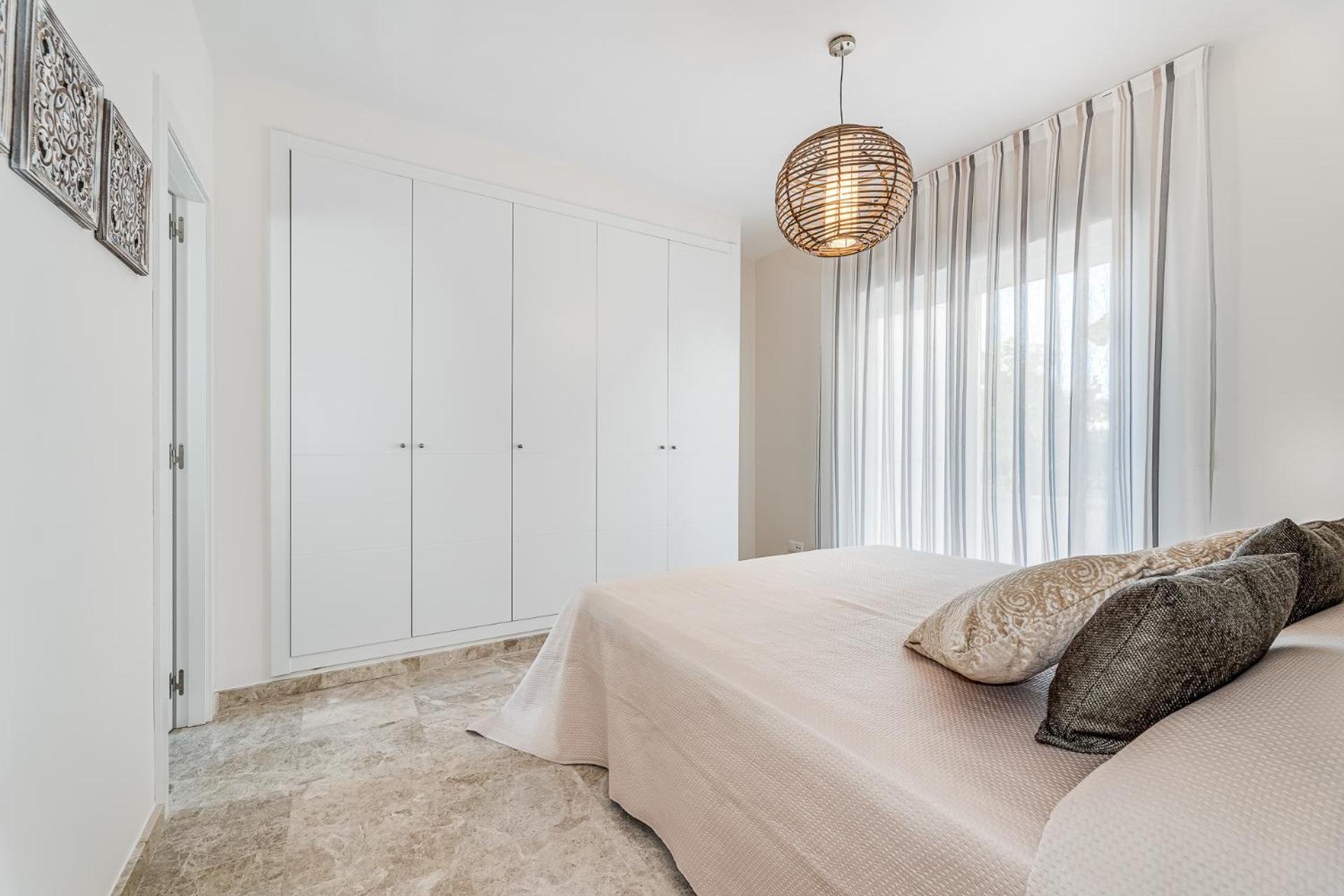 Сasa de vacaciones New Cozy Three Bedrooms Duplex In Naranjos Marbella